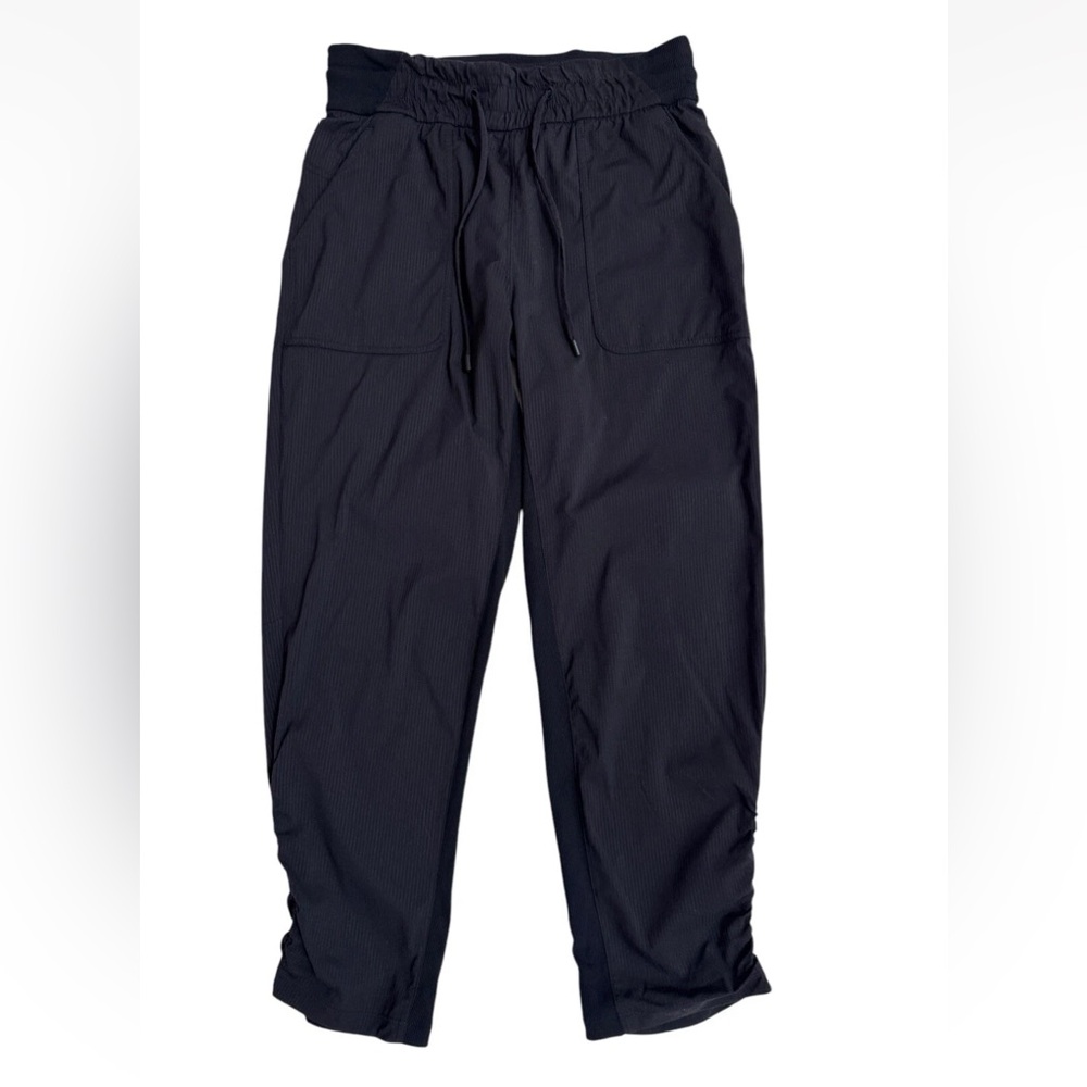Lululemon Women’s Beyond The Studio Crop Pants Sz 6 Black